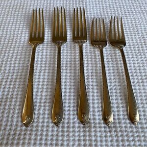 Lot of 5 WM Rogers & Son IS Silverplated Forks in "Exquisite" Pattern